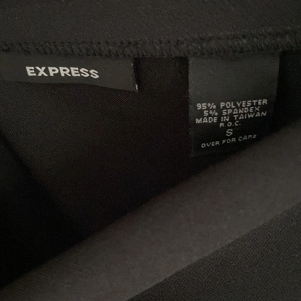 Express Black Ruffle Skirt Small - Picture 3 of 5